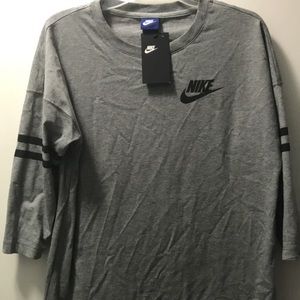 Nike Women’s Shirt